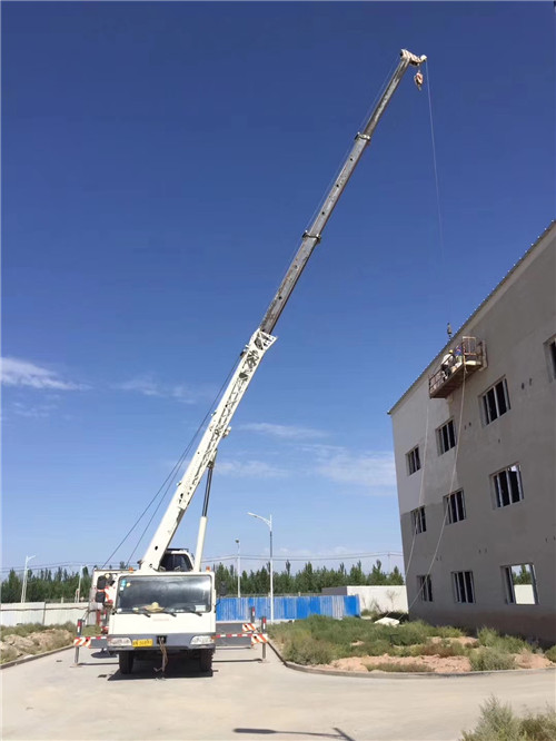 康平县“轻装强干”—— 吊车的 “轻量化臂架” 技术